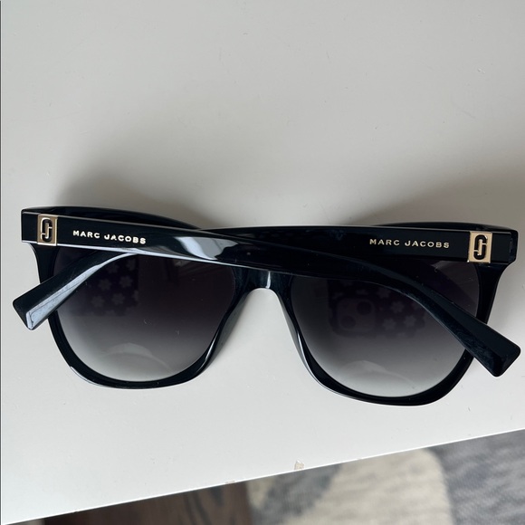 Black cat eye sunglasses - Picture 2 of 4